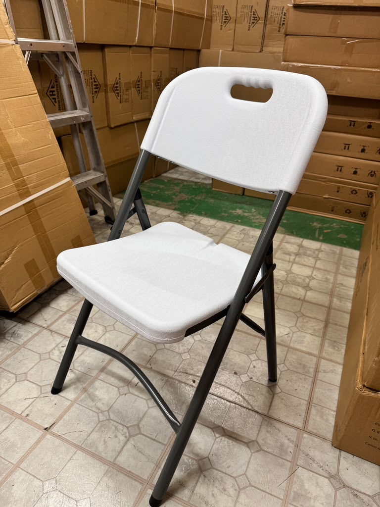 Heavy Duty Plastic Folding Chair – White | Supports Up to 500 lbs (250 kg)