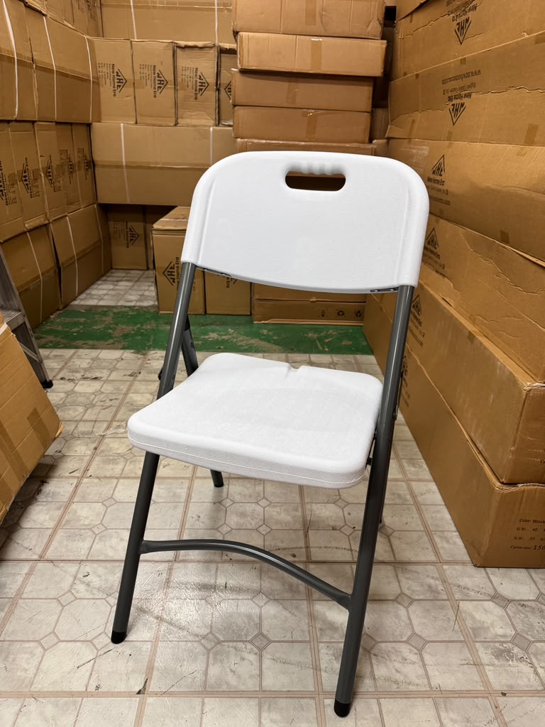 Heavy Duty Plastic Folding Chair – White | Supports Up to 500 lbs (250 kg)